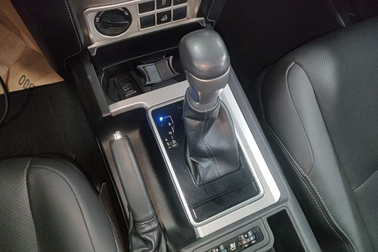 Used Toyota Prado 2018 3.5L Automatic TX-L with Rear-Mounted Spare Tire Gear Lever