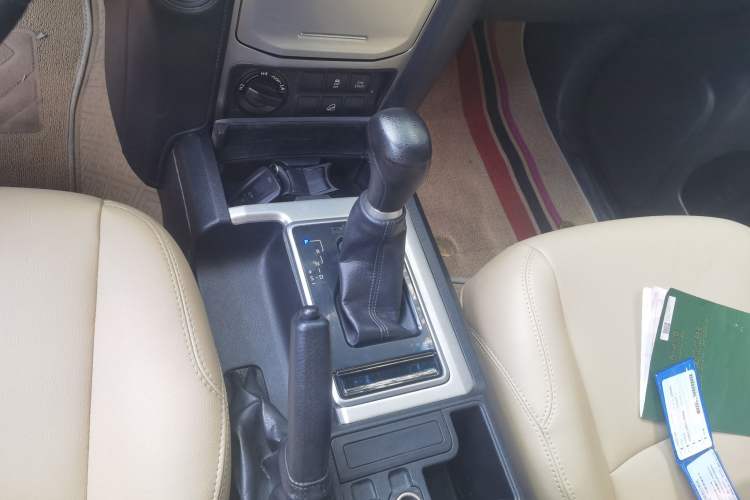Used Toyota Prado 2018 3.5L Automatic SX Gear Lever