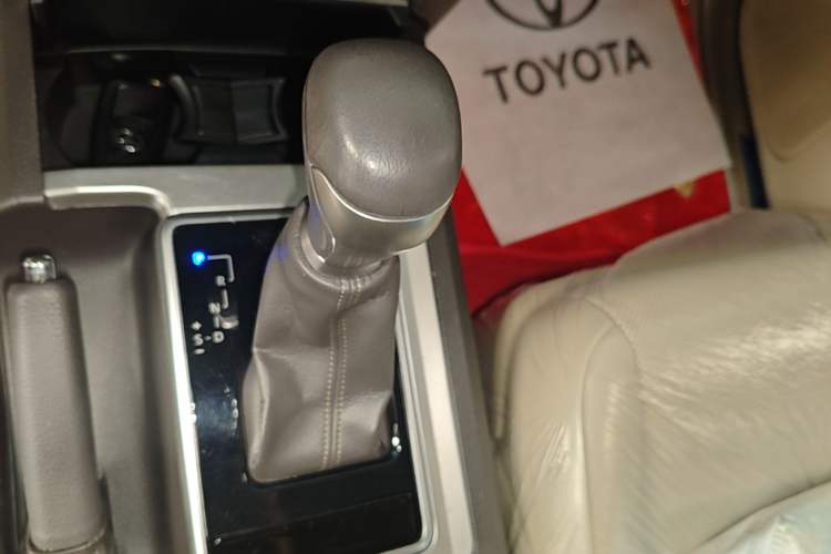 Used Toyota Prado 2018 3.5L Automatic TX-L NAVI Gear Lever