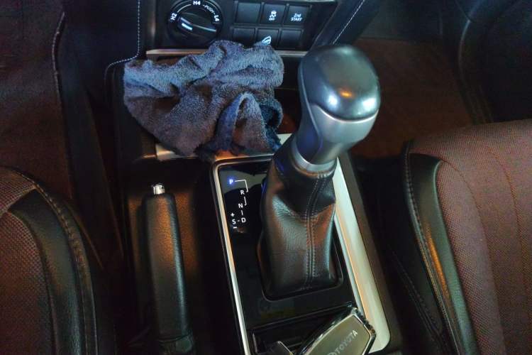 Used Toyota Prado 2018 3.5L Automatic TX-L NAVI Gear Lever