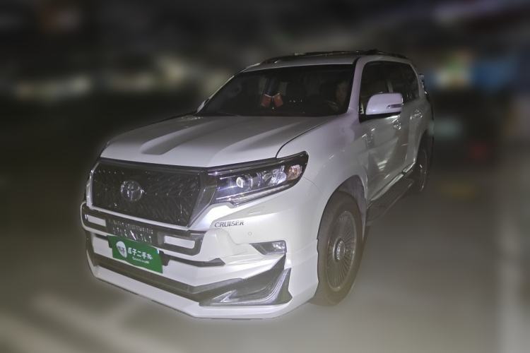 Used Toyota Prado Prado (parallel import), 2018, 4.0-liter engine, automatic transmission, seven seats, 1GR engine, spare tire mounted externally at the rear, with a sunroof. Guazi used car, China used car export, Used car for sale, Used  cars, Cheapest cars for sale