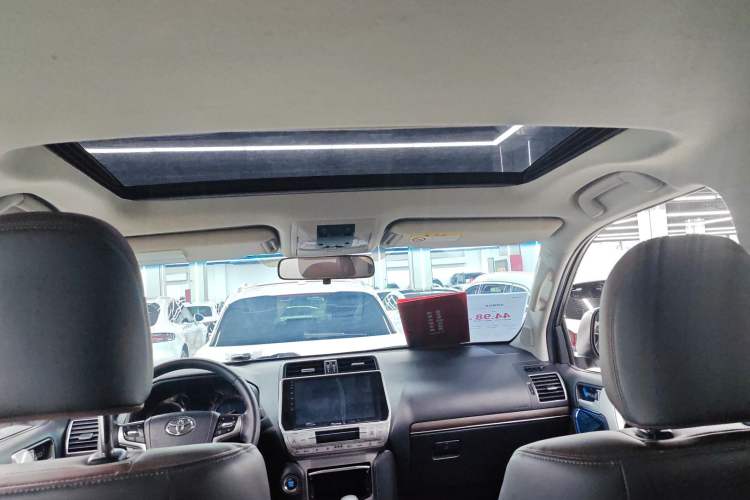Used Toyota Prado 2018 3.5L Automatic TX-L with Rear-Mounted Spare Tire Headliner