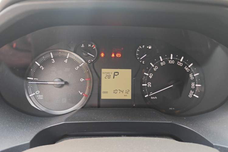 Used Toyota Prado 2018 2.7L TXL Nine-Cylinder External Fuel Tank Large Fuel Capacity – Middle East Instrument Cluster
