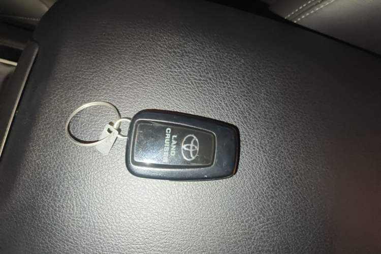 Used Toyota Prado 2018 3.5L Automatic TX-L NAVI with Rear-Mounted Spare Tire Interior 1