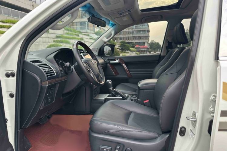 Used Toyota Prado 2018 3.5L Automatic TX-L Interior 1
