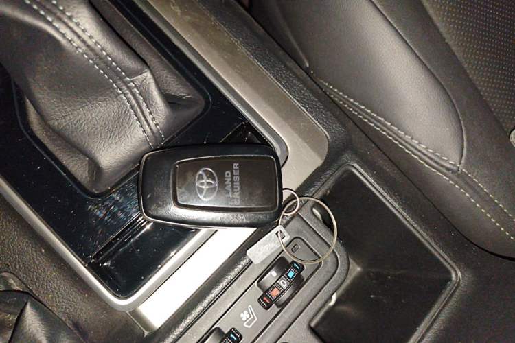 Used Toyota Prado 2018 3.5L Automatic TX-L with Rear-Mounted Spare Tire Interior 1