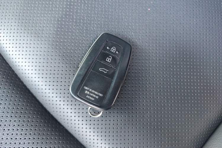 Used Toyota Prado 2018 3.5L Automatic TX-L Interior 1