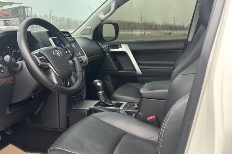 Used Toyota Prado 2018 3.5L Automatic TX-L Interior 1