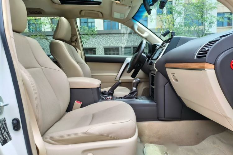 Used Toyota Prado 2018 3.5L Automatic TX-L NAVI Interior 1