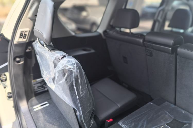 Used Toyota Prado 2018 3.5L Automatic TX-L Interior 10
