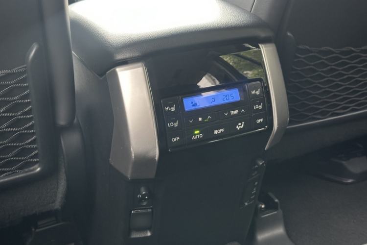 Used Toyota Prado 2018 3.5L Automatic TX-L NAVI Interior 10
