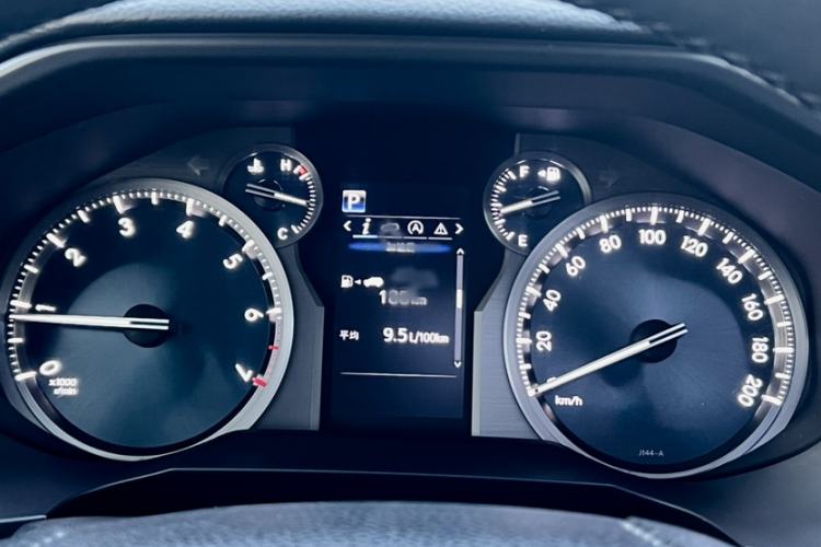 Used Toyota Prado 2018 3.5L Automatic TX-L with Rear-Mounted Spare Tire Interior 11