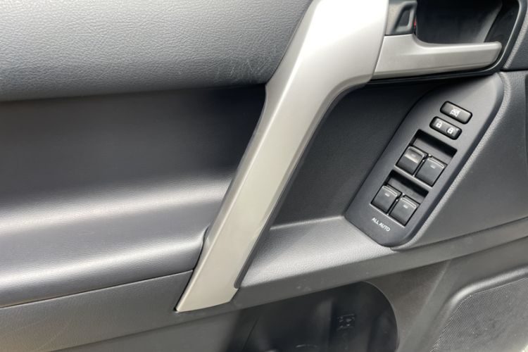Used Toyota Prado 2018 3.5L Automatic TX-L NAVI with Rear-Mounted Spare Tire Interior 12