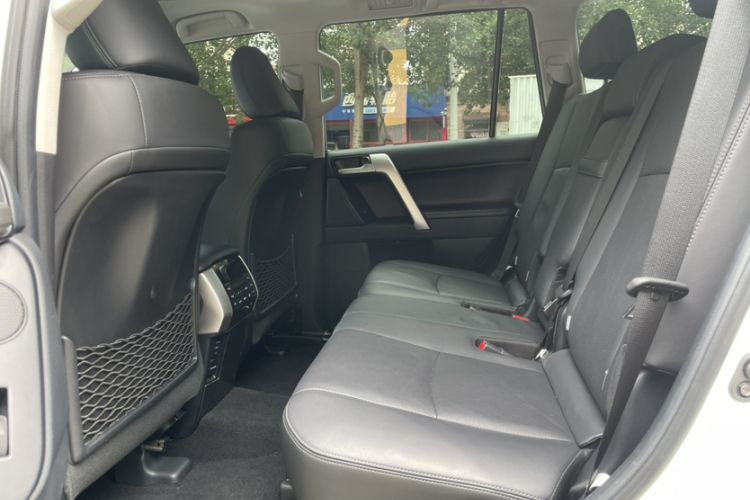 Used Toyota Prado 2018 3.5L Automatic TX-L NAVI with Rear-Mounted Spare Tire Interior 14