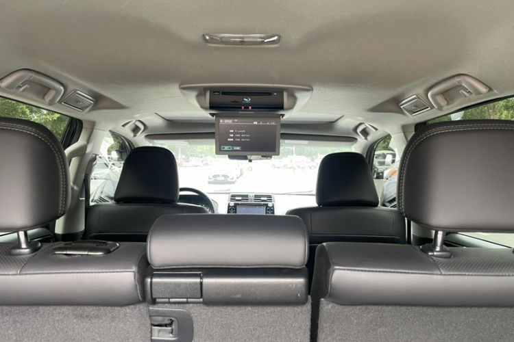 Used Toyota Prado 2018 3.5L Automatic TX-L NAVI with Rear-Mounted Spare Tire Interior 15