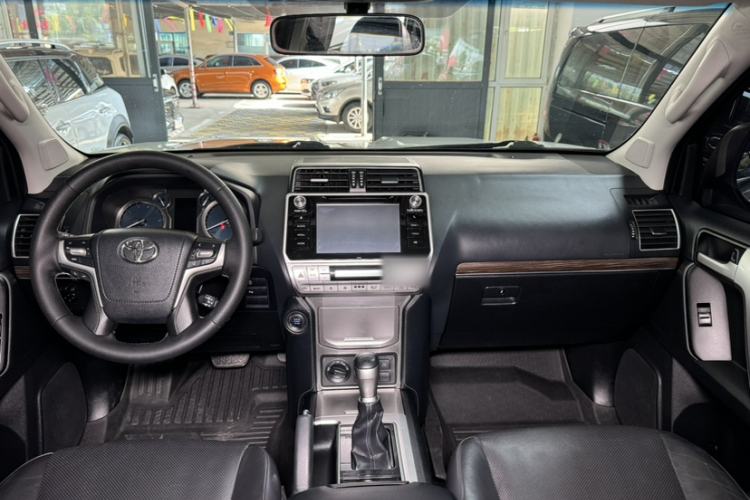 Used Toyota Prado 2018 3.5L Automatic TX-L with Rear-Mounted Spare Tire Interior 15