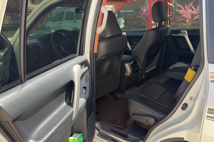 Used Toyota Prado 2018 3.5L Automatic TX-L NAVI with Rear-Mounted Spare Tire Interior 2