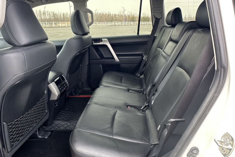 Used Toyota Prado 2018 3.5L Automatic TX-L with Rear-Mounted Spare Tire Interior 2