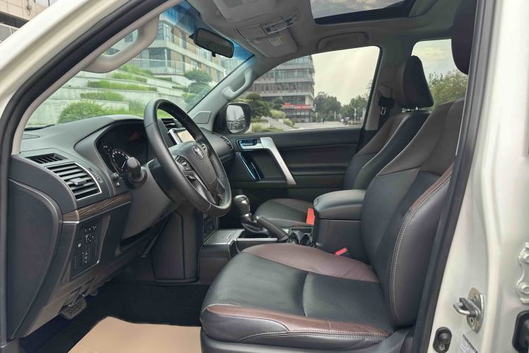 Used Toyota Prado 2018 3.5L Automatic TX-L with Rear-Mounted Spare Tire Interior 2