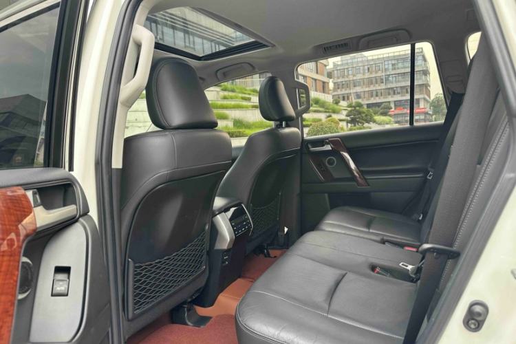 Used Toyota Prado 2018 3.5L Automatic TX-L Interior 2