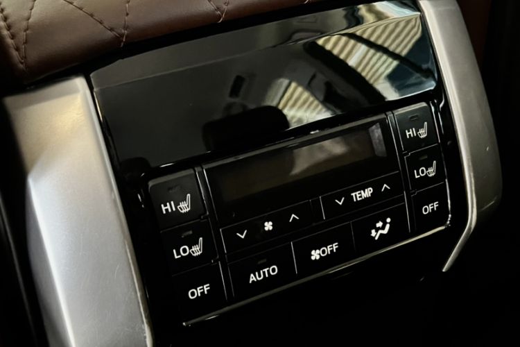 Used Toyota Prado 2018 3.5L Automatic TX-L with Rear-Mounted Spare Tire Interior 2