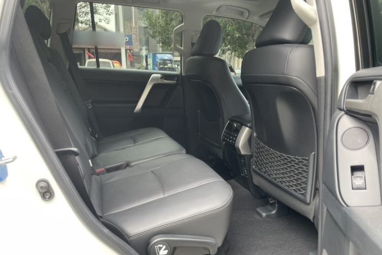 Used Toyota Prado 2018 3.5L Automatic TX-L NAVI with Rear-Mounted Spare Tire Interior 2
