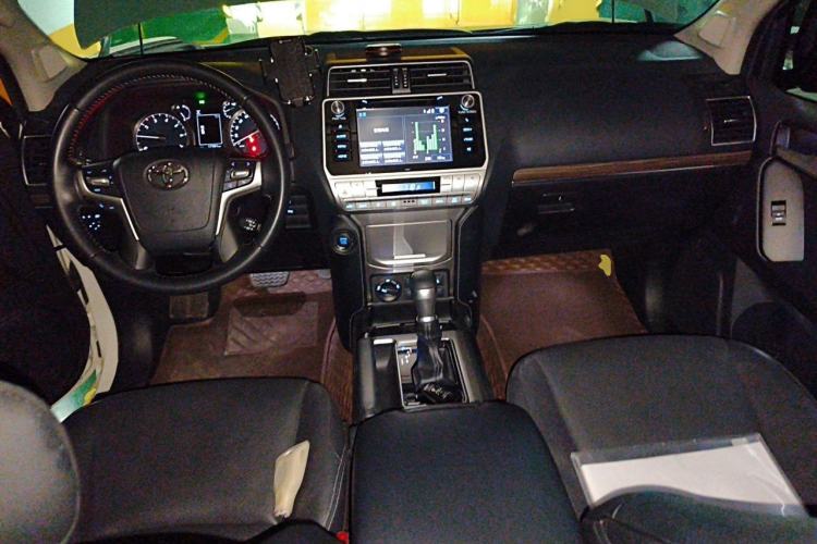 Used Toyota Prado 2018 3.5L Automatic TX-L with Rear-Mounted Spare Tire Interior 2