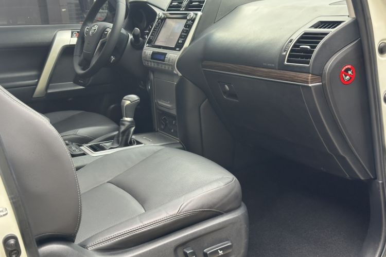 Used Toyota Prado 2018 3.5L Automatic TX-L NAVI Interior 2