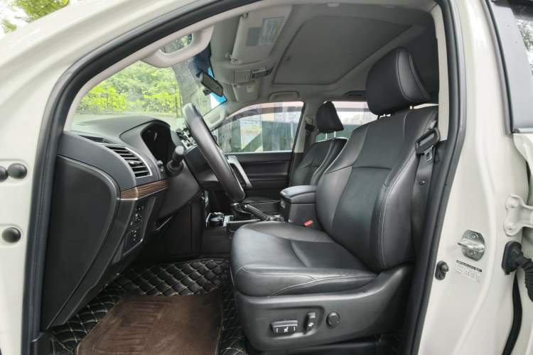 Used Toyota Prado 2018 3.5L Automatic TX-L Interior 2