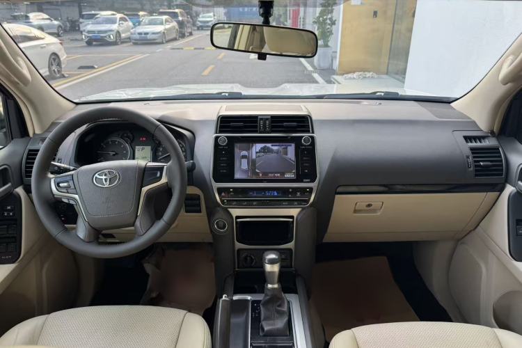 Used Toyota Prado 2018 4.0L TX-L U.S. Specification Interior 2