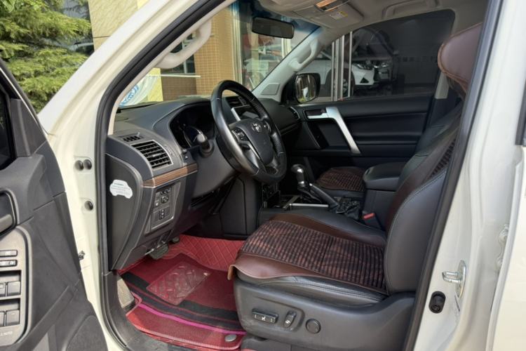 Used Toyota Prado 2018 3.5L Automatic TX-L with Rear-Mounted Spare Tire Interior 2