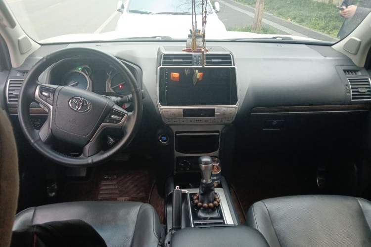 Used Toyota Prado 2018 3.5L Automatic TX-L Interior 2