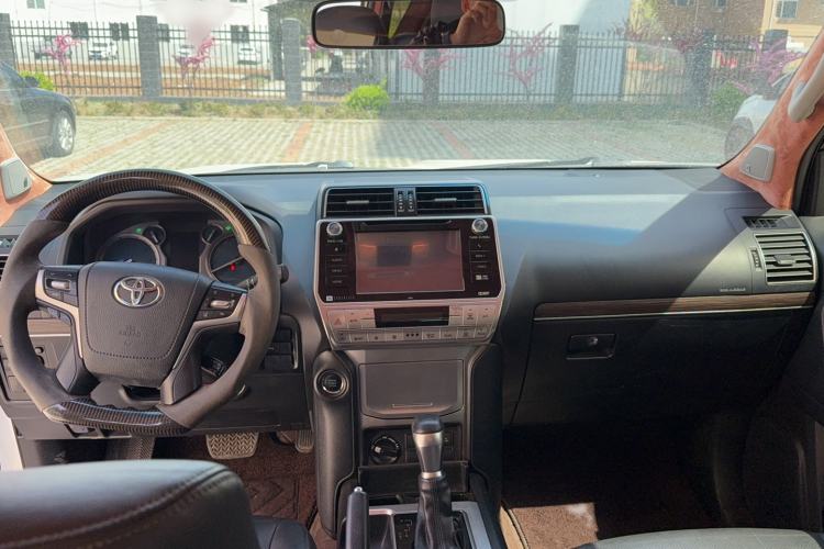 Used Toyota Prado 2018 3.5L Automatic TX-L NAVI with Rear-Mounted Spare Tire Interior 3