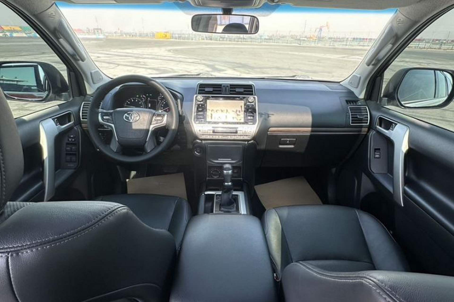 Used Toyota Prado 2018 3.5L Automatic TX-L NAVI with Rear-Mounted Spare Tire Interior 3