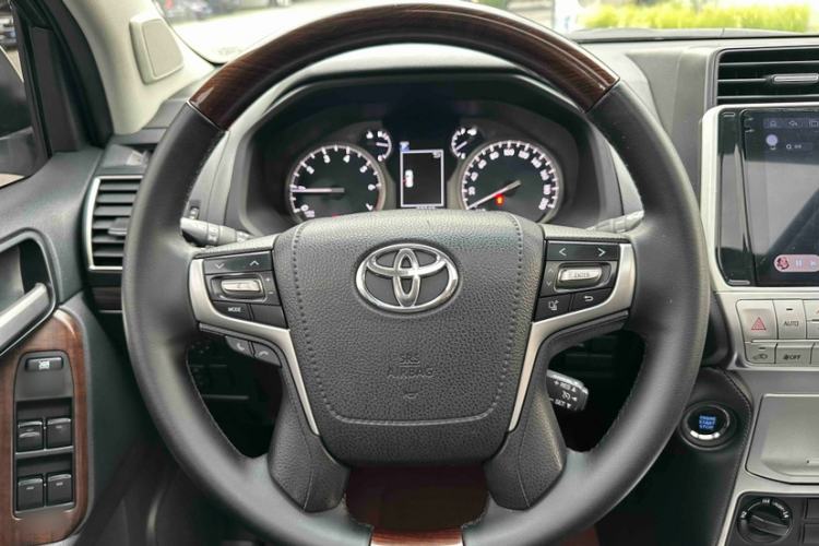 Used Toyota Prado 2018 3.5L Automatic TX-L Interior 3