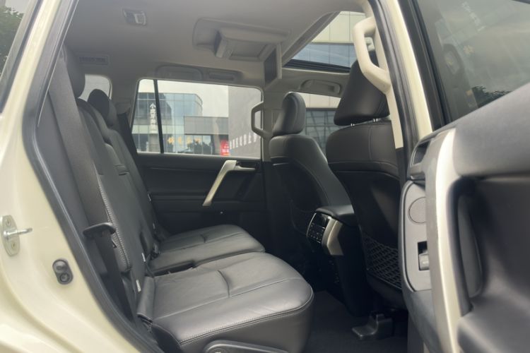 Used Toyota Prado 2018 3.5L Automatic TX-L NAVI Interior 3