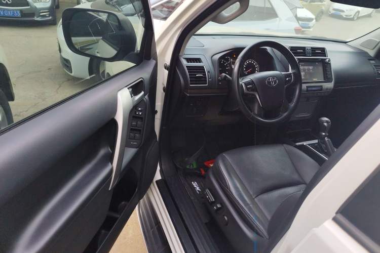 Used Toyota Prado 2018 3.5L Automatic TX-L Interior 3