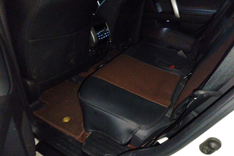 Used Toyota Prado 2018 3.5L Automatic TX-L with Rear-Mounted Spare Tire Interior 4