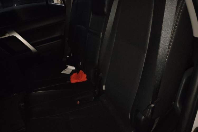 Used Toyota Prado 2018 3.5L Automatic TX-L with Rear-Mounted Spare Tire Interior 4