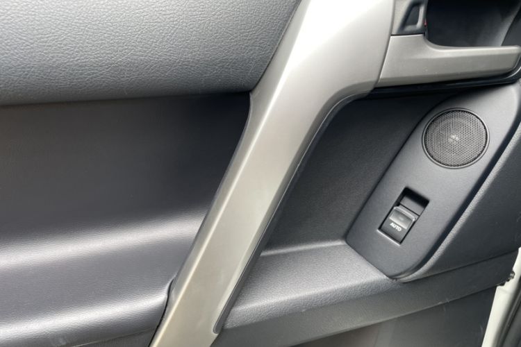 Used Toyota Prado 2018 3.5L Automatic TX-L NAVI with Rear-Mounted Spare Tire Interior 6