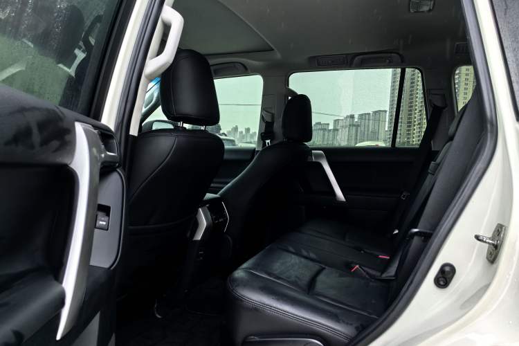 Used Toyota Prado 2018 3.5L Automatic TX Interior 7
