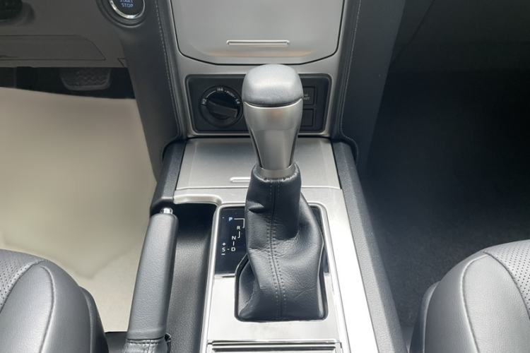Used Toyota Prado 2018 3.5L Automatic TX-L NAVI with Rear-Mounted Spare Tire Interior 7