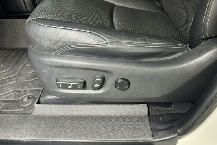 Used Toyota Prado 2018 3.5L Automatic TX-L with Rear-Mounted Spare Tire Interior 7