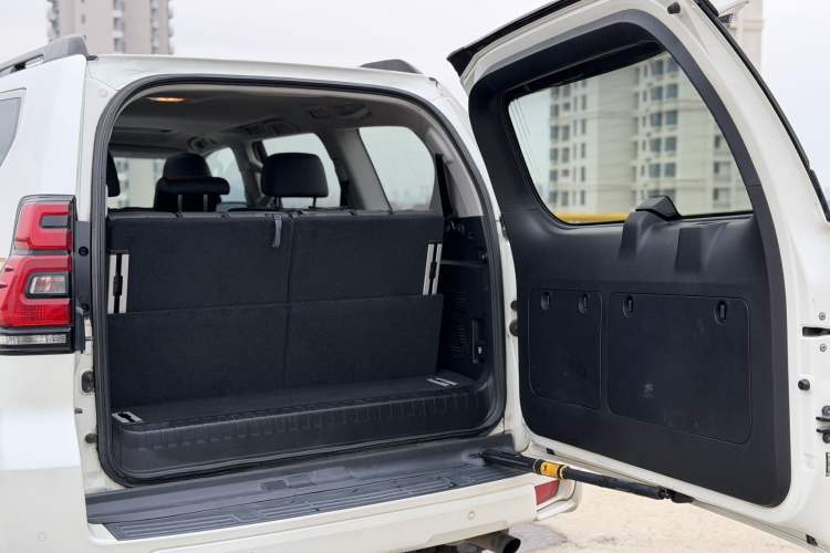 Used Toyota Prado 2018 3.5L Automatic TX-L Interior 8