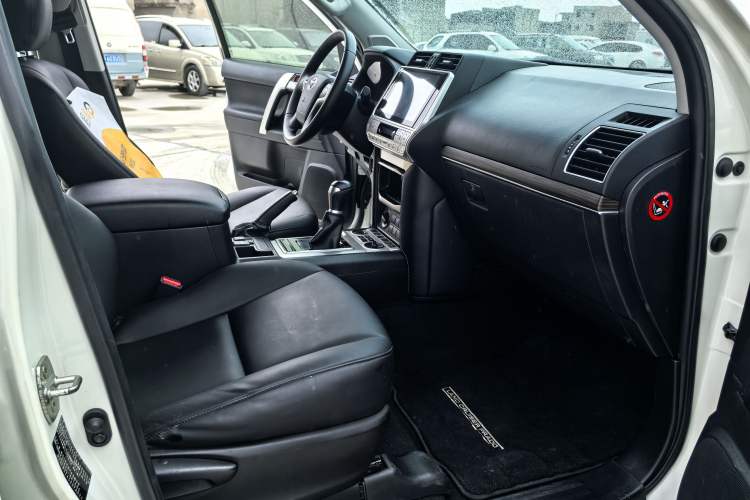 Used Toyota Prado 2018 3.5L Automatic TX Interior 9