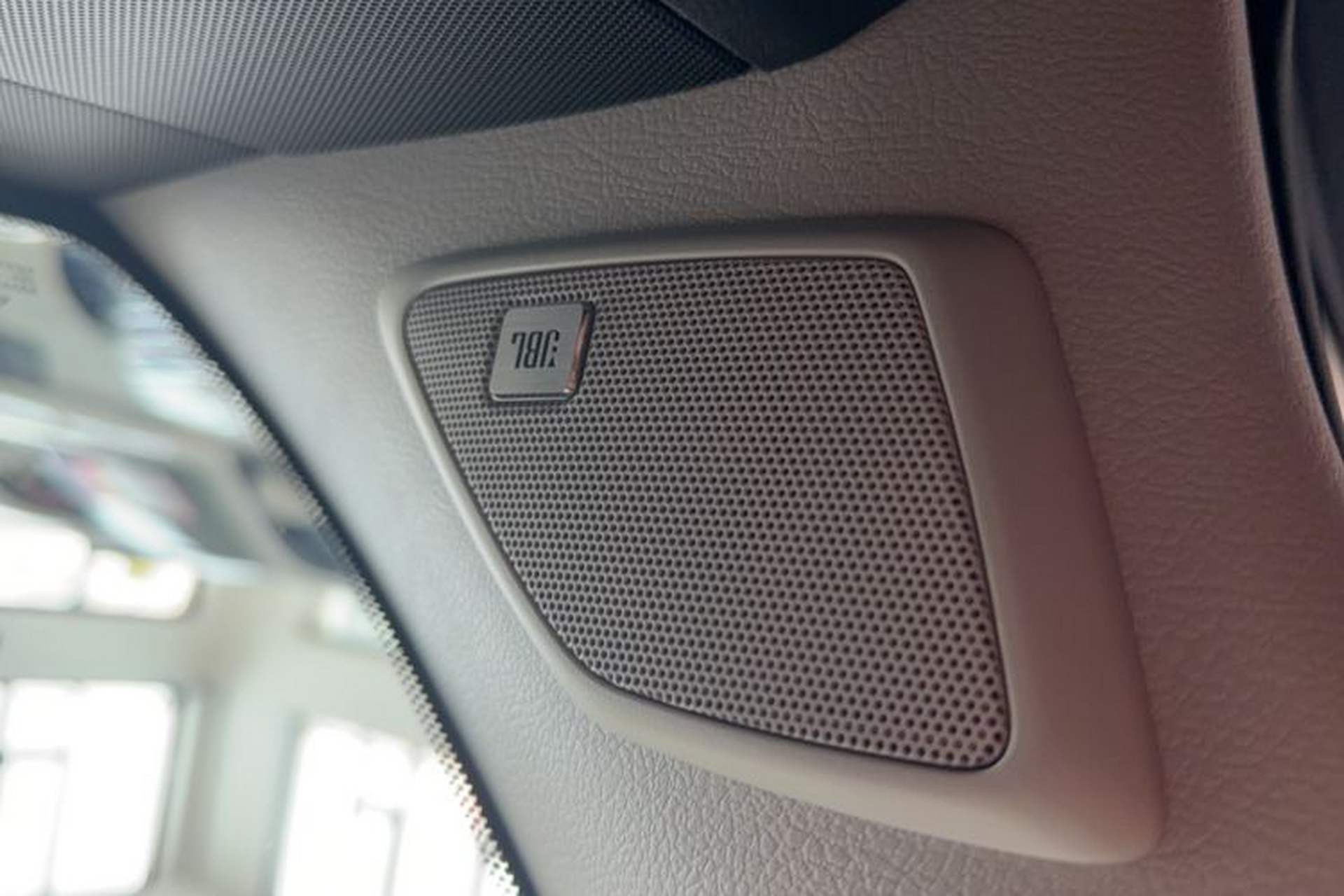Used Toyota Prado 2018 3.5L Automatic TX-L NAVI with Rear-Mounted Spare Tire Interior 9
