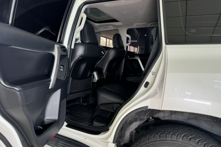 Used Toyota Prado 2018 3.5L Automatic TX-L with Rear-Mounted Spare Tire Interior 9