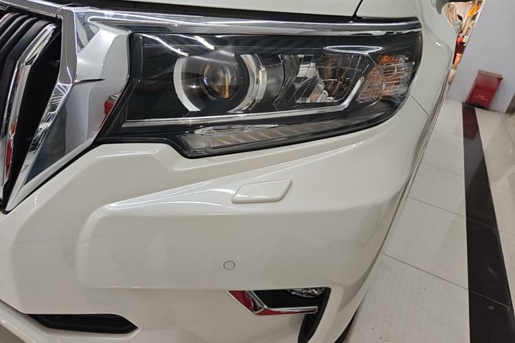 Used Toyota Prado 2018 3.5L Automatic TX-L with Rear-Mounted Spare Tire Left Front Headlight