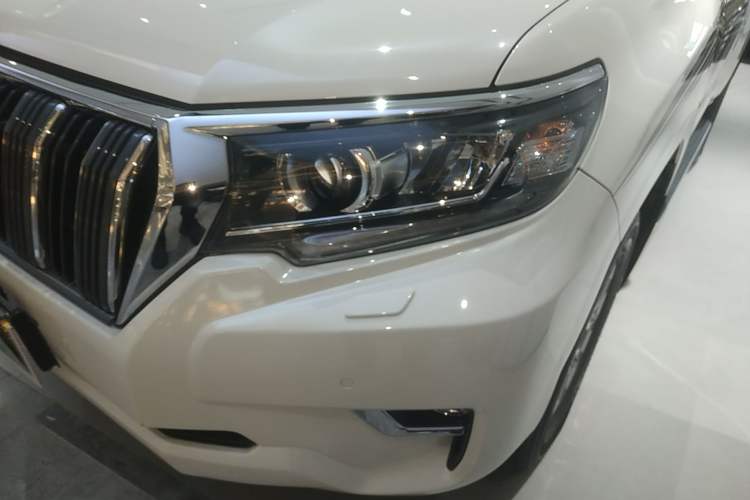 Used Toyota Prado 2018 3.5L Automatic VX NAVI with Rear-Mounted Spare Tire Left Front Headlight