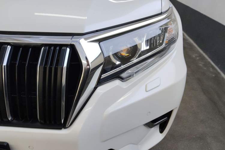 Used Toyota Prado 2018 3.5L Automatic TX-L with Rear-Mounted Spare Tire Left Front Headlight